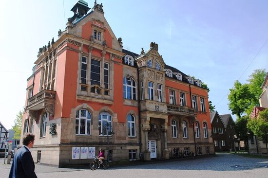 Foto: Altes Rathaus, VHS im Sommer