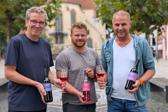 Laden ein zum ersten „In Vino Veritas“ in Ahlen: (v.l.) Carlo Pinnschmidt (WFG Stadtmarketing) sowie die Veranstalter Lars Nolte und Marc Vox (Eventwerk Lippstadt)