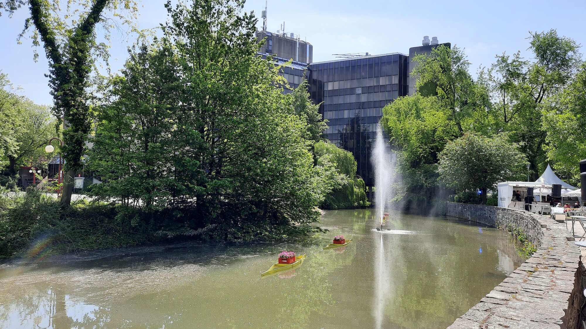 2023-Rathaus-Gourmetmarkt Foto: Blick über die Werse auf das Rathaus